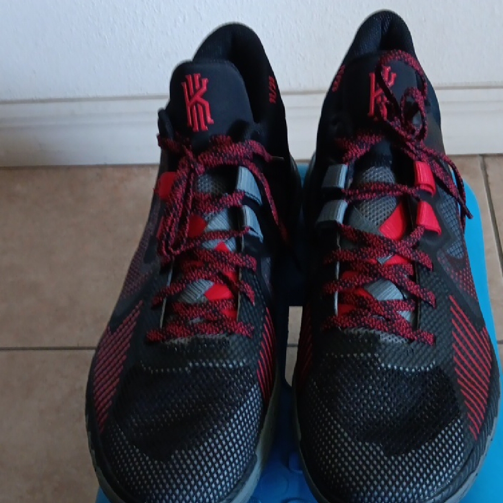 Men's Black and Red Basketball Shoes